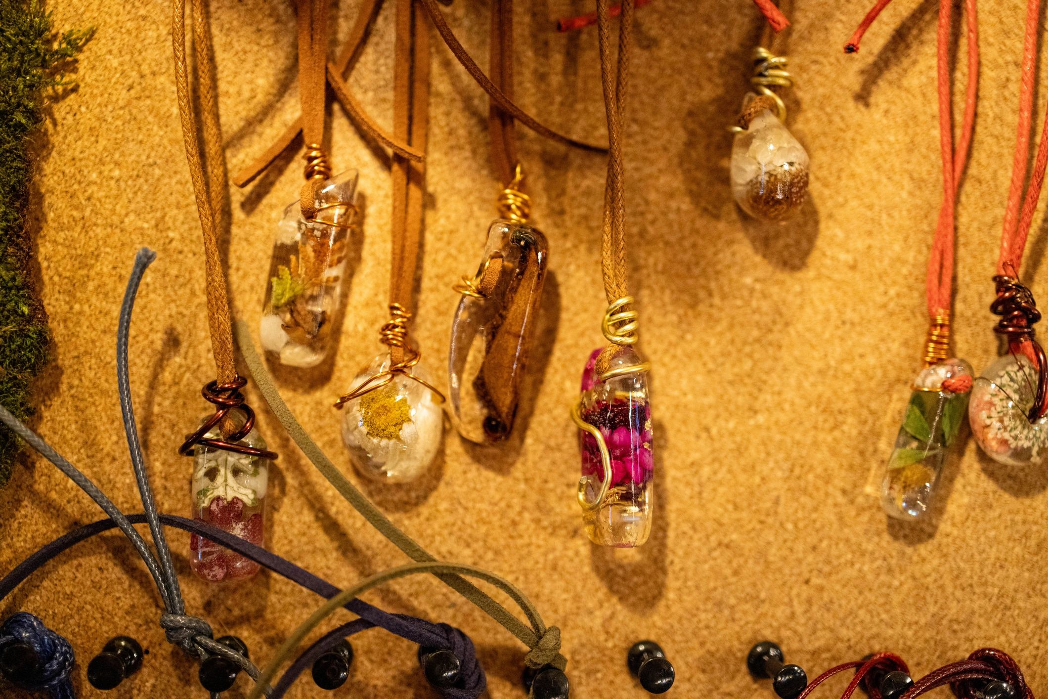 Amber jewelry and decorative accessories